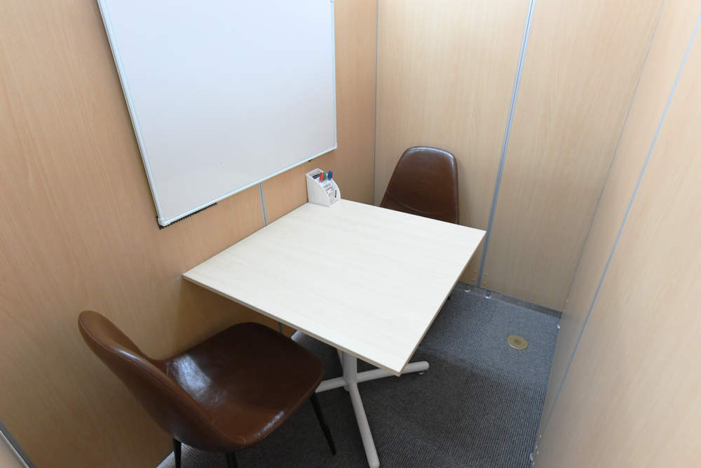 五反田の英会話学校500円英会話ワンコインイングリッシュ五反田校グループ英会話レッスン風景